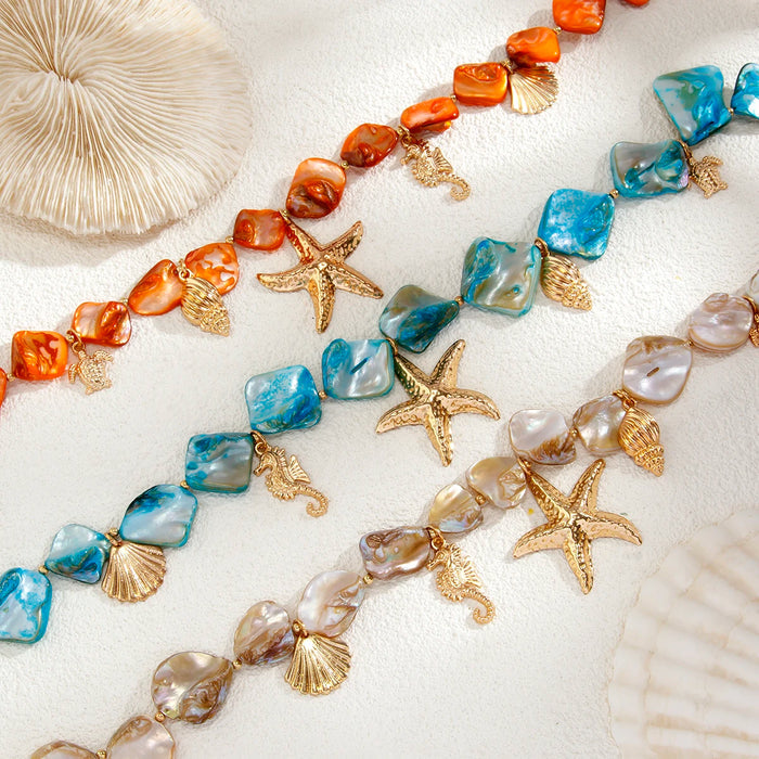 Collar con Amuletos de Playa